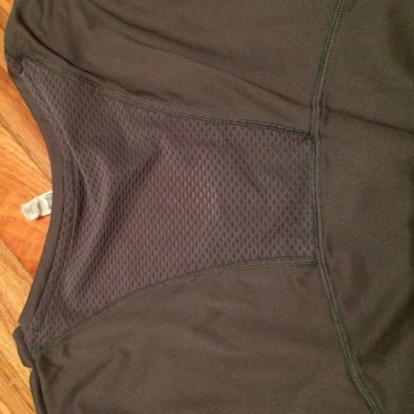 Under Armour Heat Gear t-shirt - Picture 2 of 2