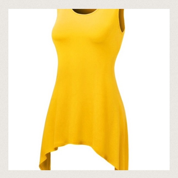 Blouse can fit 6/10 according to fit preference - Picture 3 of 4