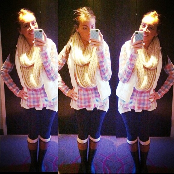 PLAID BUTTON UP