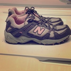 New balance tennis shoes