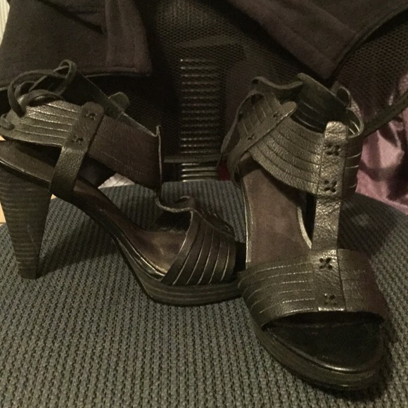 Nine West black wedges
