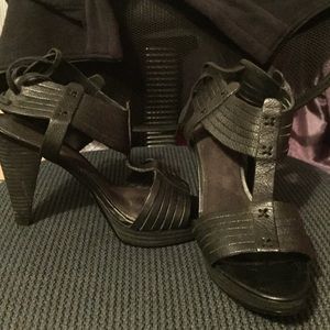 Nine West black wedges