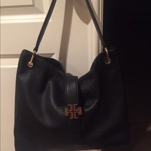 Auth Tory Burch "Plaque" Hobo - Black.