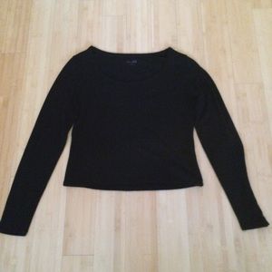 Black Long-Sleeve Crop Top