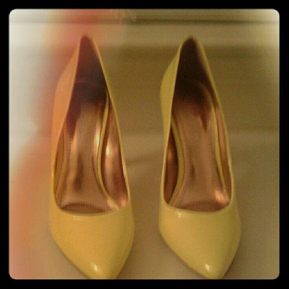 Neon Green BCBG heels!!!