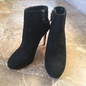 Via Spiga "Vero Cuoio" suede ankle boots