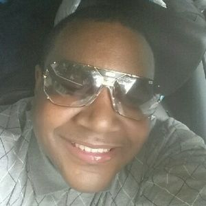 Meet your Posher, Kenneth