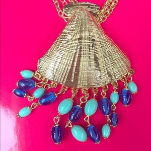 Lilly Pulitzer shell necklace!