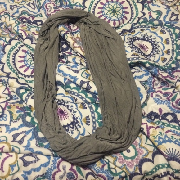 Accessories - Infinity light grey scarf
