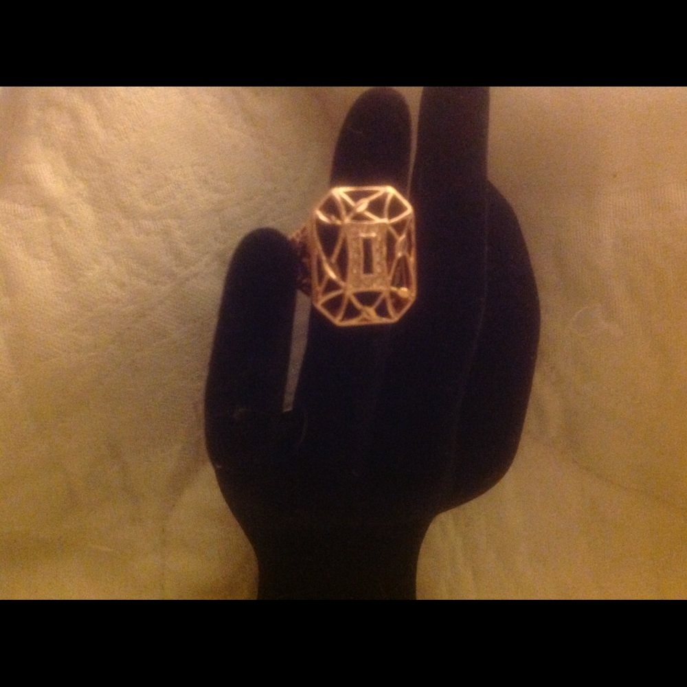 NWOT ROSE GOLD RING (SIZE 8) - Picture 6 of 7