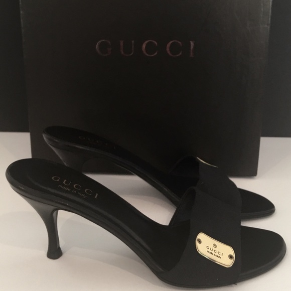 Authentic GUCCI Black Canvas Sandals