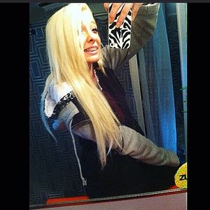 Meet your Posher, Roxanne