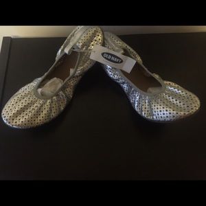 Old Navy Girls Size 5 Brand New Ballet Flats