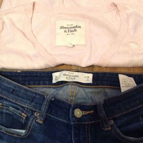 🎀 Abercrombie and Fitch Outfit 🎀 - Picture 4 of 4