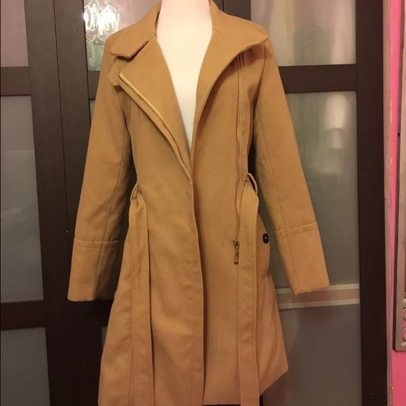 Beautiful Carmel coat size small