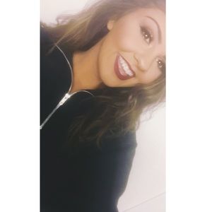 Meet your Posher, Ana