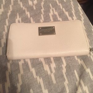WHITE Micheal Kors wallet