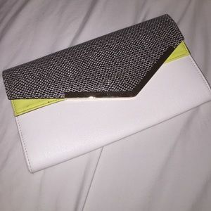Aldo Clutch