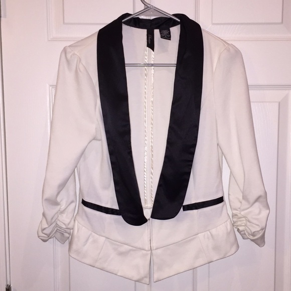 BKE Boutique Blazer