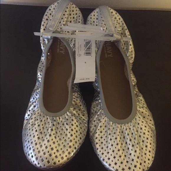 Old Navy Girls Size 4 Brand New Ballet Flats