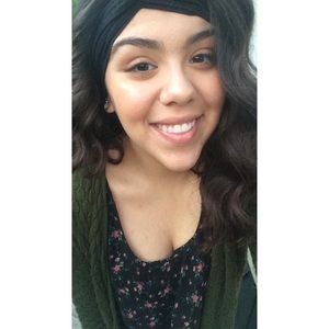 Meet your Posher, Kassandra