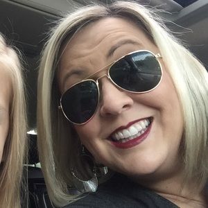 Meet your Posher, Teri