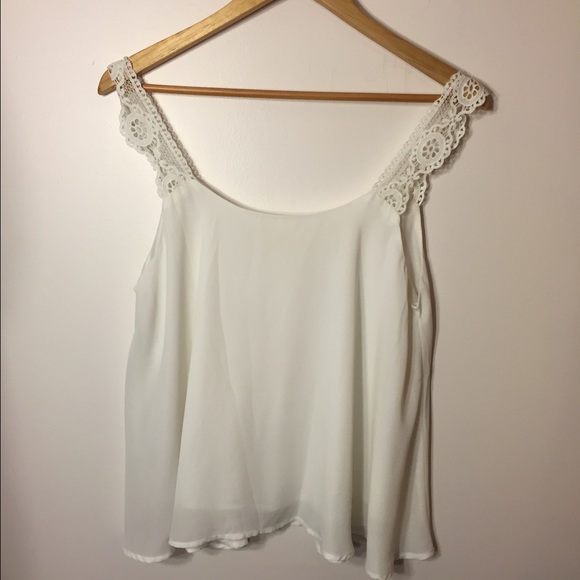 White tank top never worn - Picture 1 of 2