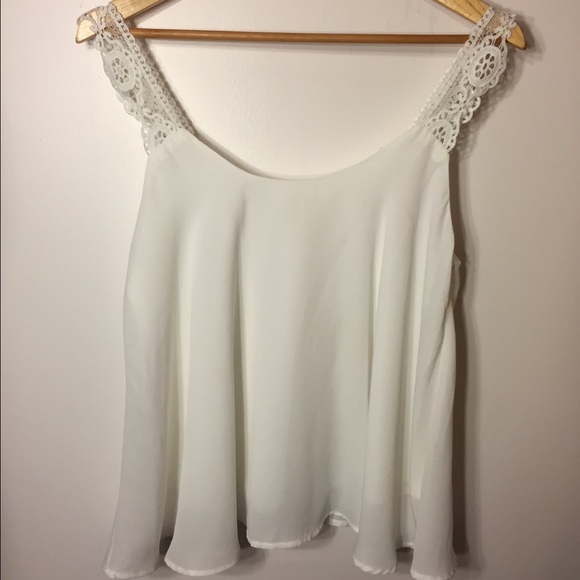 White tank top never worn - Picture 2 of 2