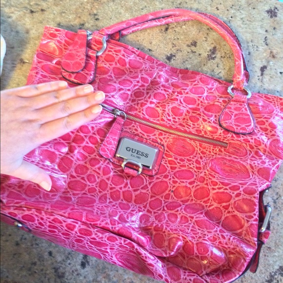 GUESS | Oversized Hot Pink Carry All Bag | XXL - Picture 4 of 4