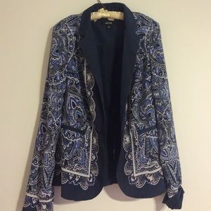 Cute blue lightweight pattern blazer!
