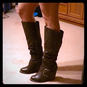 ‼️on hold for becki‼️ Amazing wedge boots!