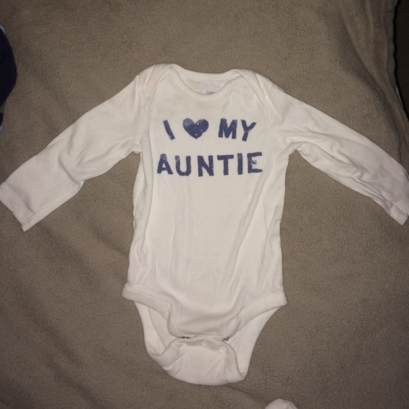 6-12 month baby gap onesie