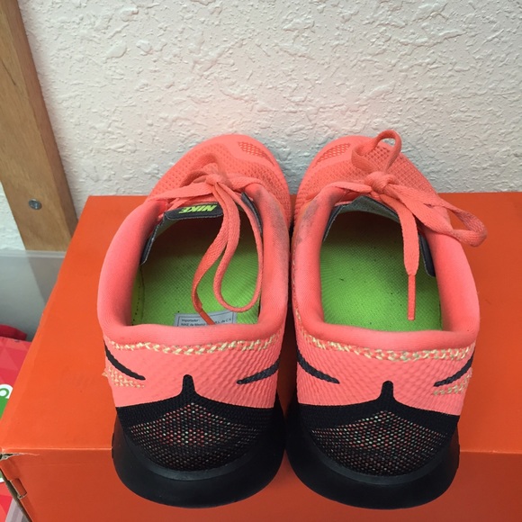 ❌SOLD❌Nike free 5.0 - Picture 2 of 4