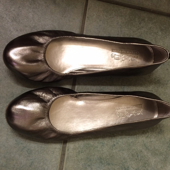 Brand newwwww Coach Flats