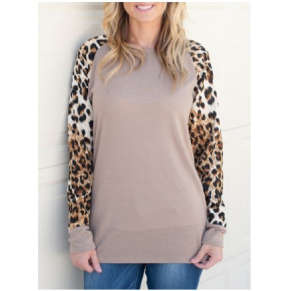 Tops - ⛔️SOLD⛔️ Leopard Print Long Sleeve Top