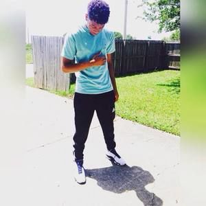 Meet your Posher, Dee