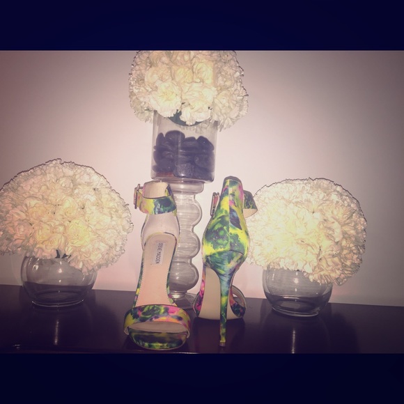 Floral print high heel sandal