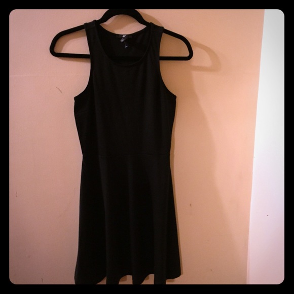 New Dress - Picture 1 of 2