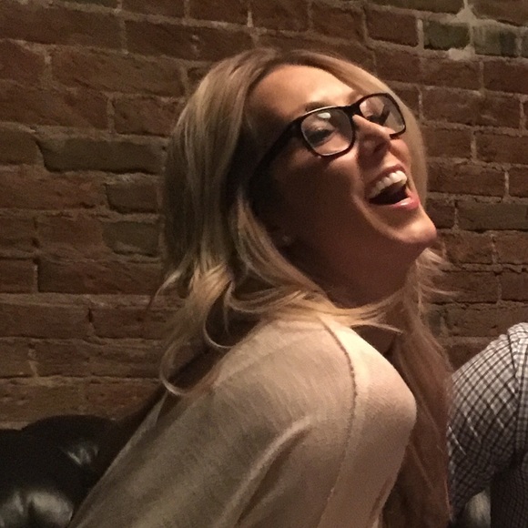 Meet your Posher, Christin