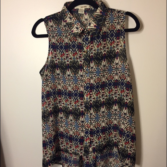 Sleeveless flowing blouse - Picture 1 of 2