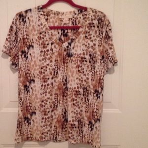 JM Collection brand tee shirt