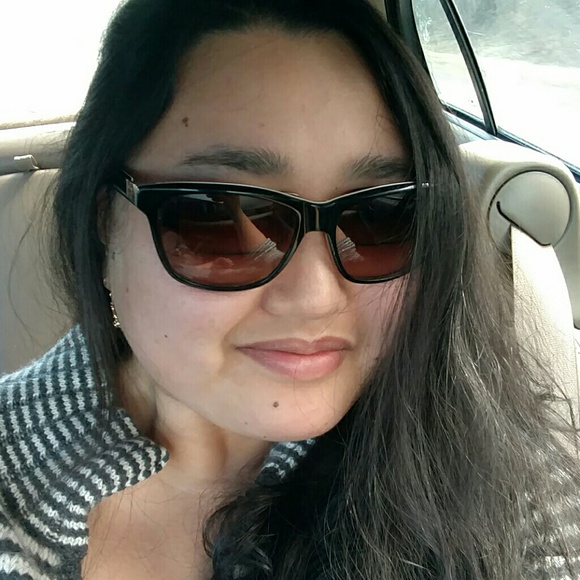 Meet your Posher, Kassy - Picture 2 of 2