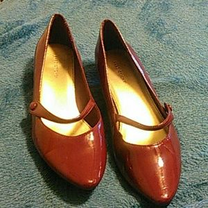 Red faux patent leather low heels