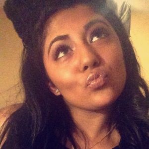 Meet your Posher, Sydney