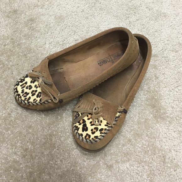 Leopard print Minnetonka moccasins