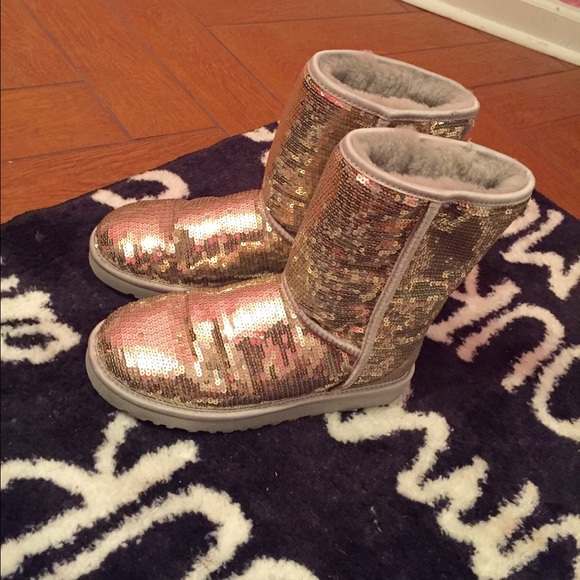 grey sequence uggs - Picture 4 of 4