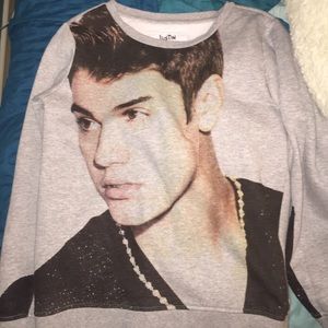 JUSTIN BIEBER CREWNECK LTD EDITION BELIEVE TOUR