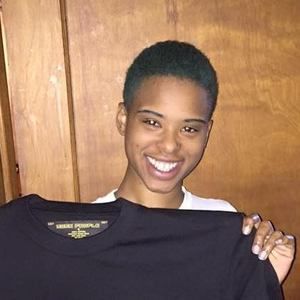 Meet your Posher, Joi