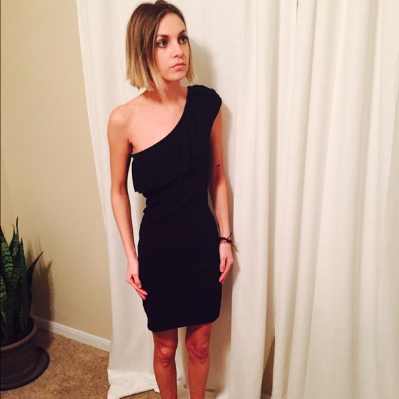 NR | black one shoulder dress - Picture 2 of 3