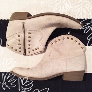 Lucky Brand Distressed Western Booties 10